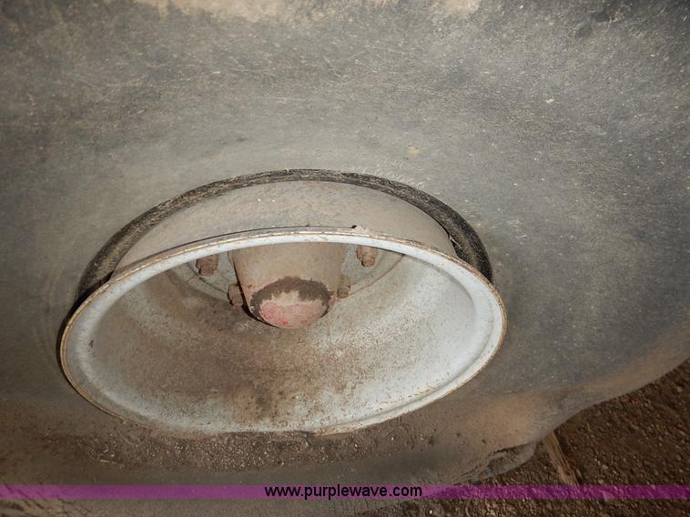 image for item J6449 New Holland 3114 manure spreader