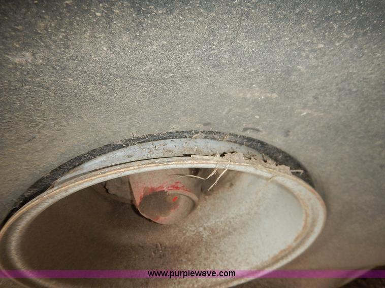 image for item J6449 New Holland 3114 manure spreader