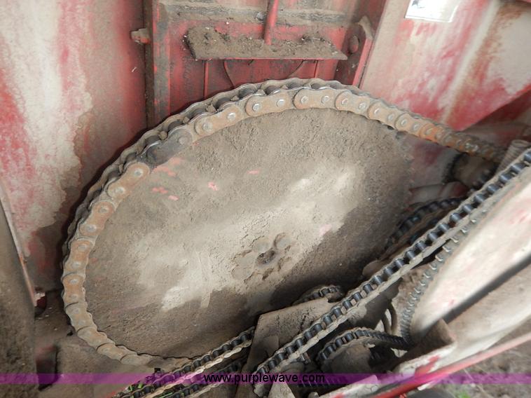 image for item J6449 New Holland 3114 manure spreader