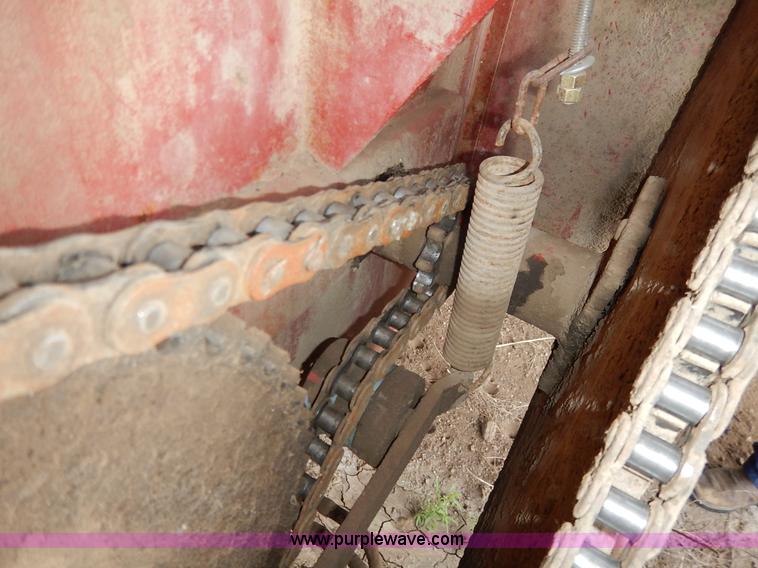 image for item J6449 New Holland 3114 manure spreader