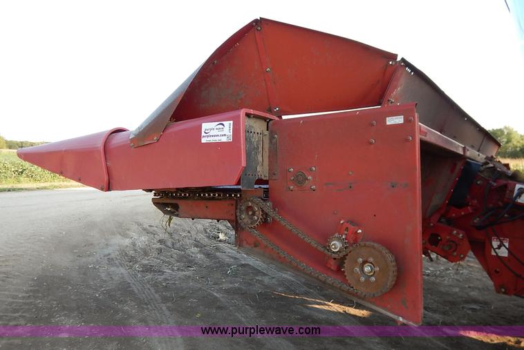 image for item J6450 International 963 corn head