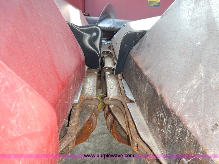 image for item J6450 International 963 corn head