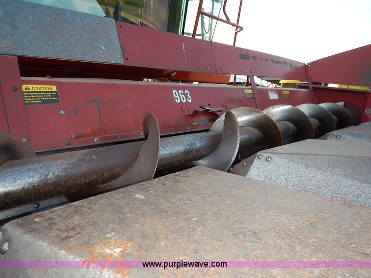 image for item J6450 International 963 corn head