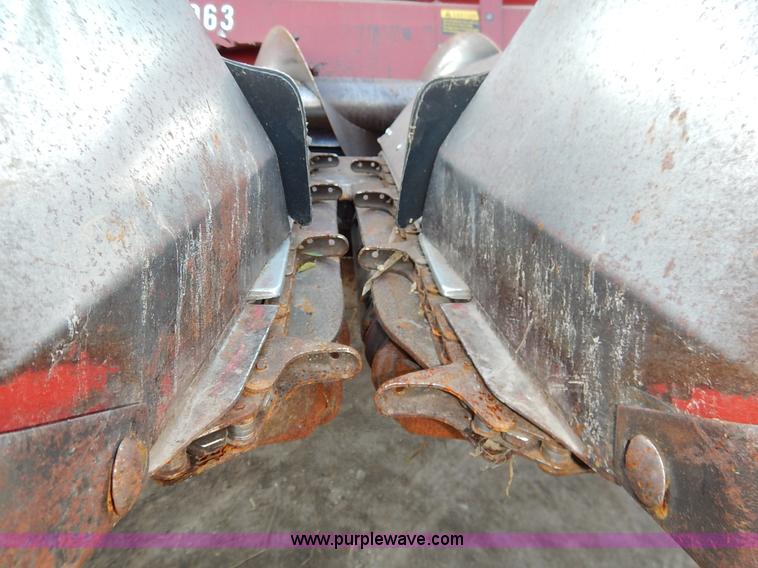 image for item J6450 International 963 corn head