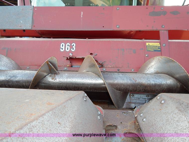 image for item J6450 International 963 corn head