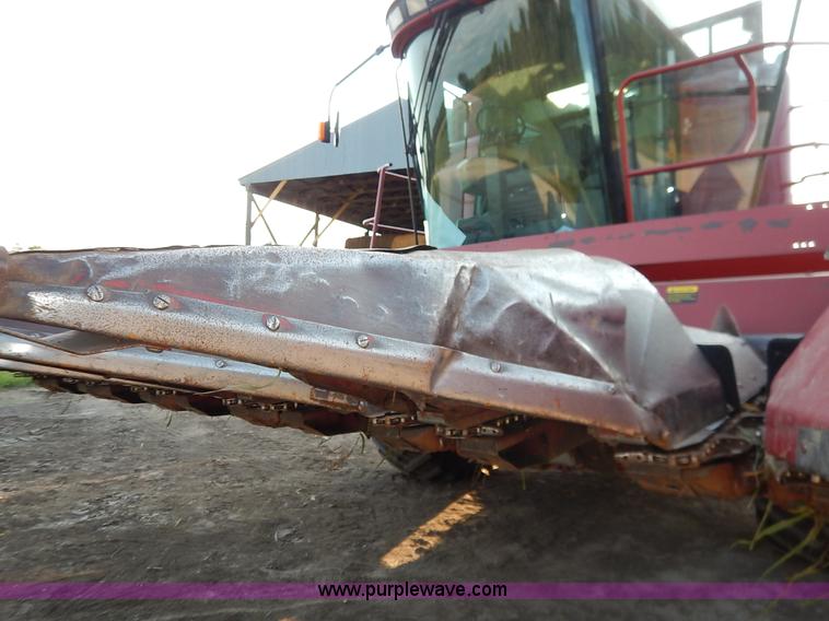 image for item J6450 International 963 corn head