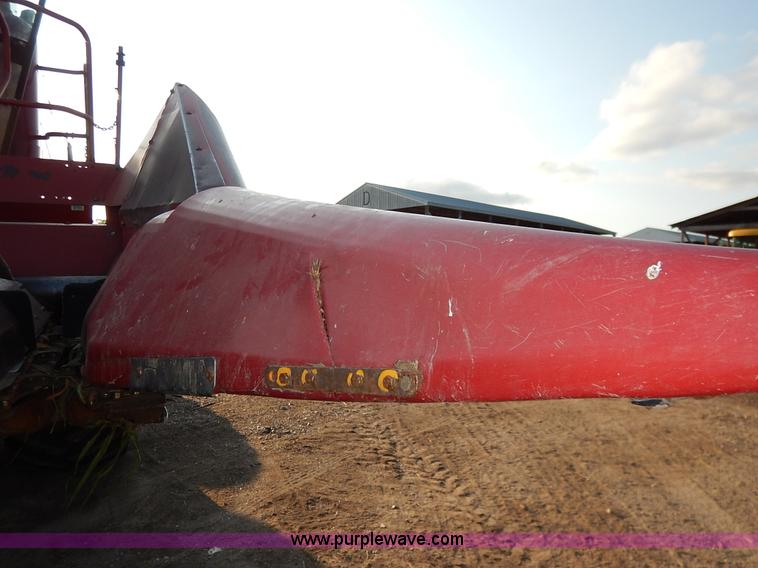 image for item J6450 International 963 corn head