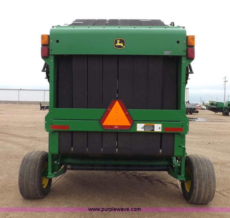 image for item J6869 2003 John Deere 567 Mega Wide round baler