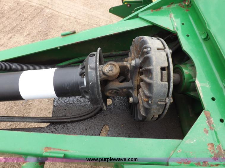 image for item J6869 2003 John Deere 567 Mega Wide round baler