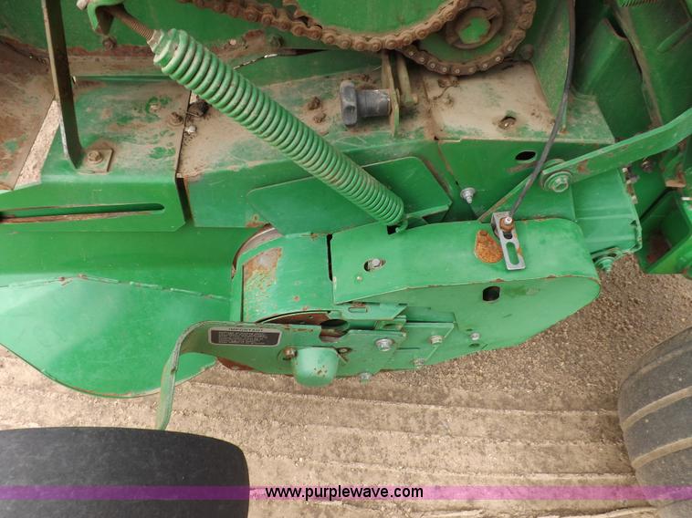image for item J6869 2003 John Deere 567 Mega Wide round baler