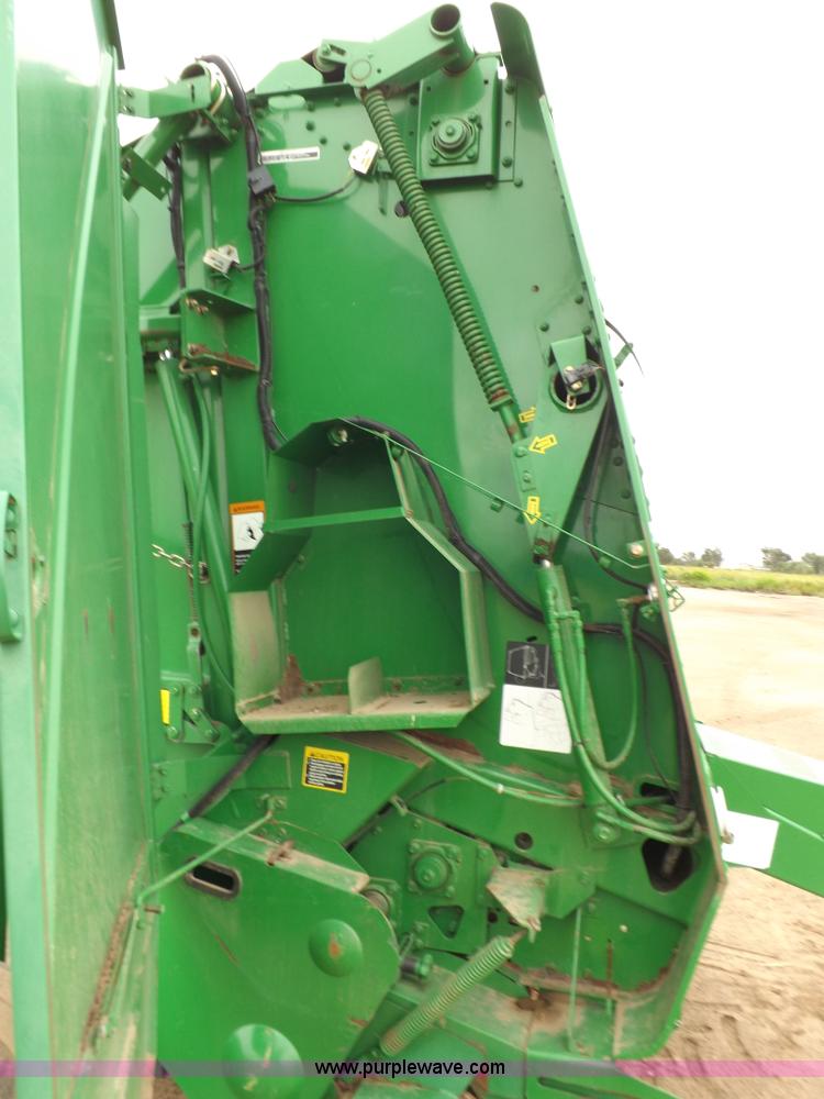 image for item J6869 2003 John Deere 567 Mega Wide round baler