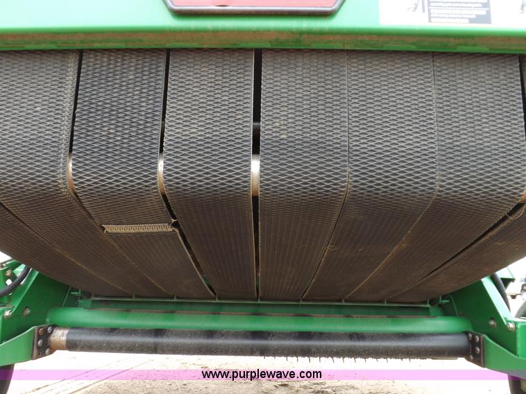image for item J6869 2003 John Deere 567 Mega Wide round baler