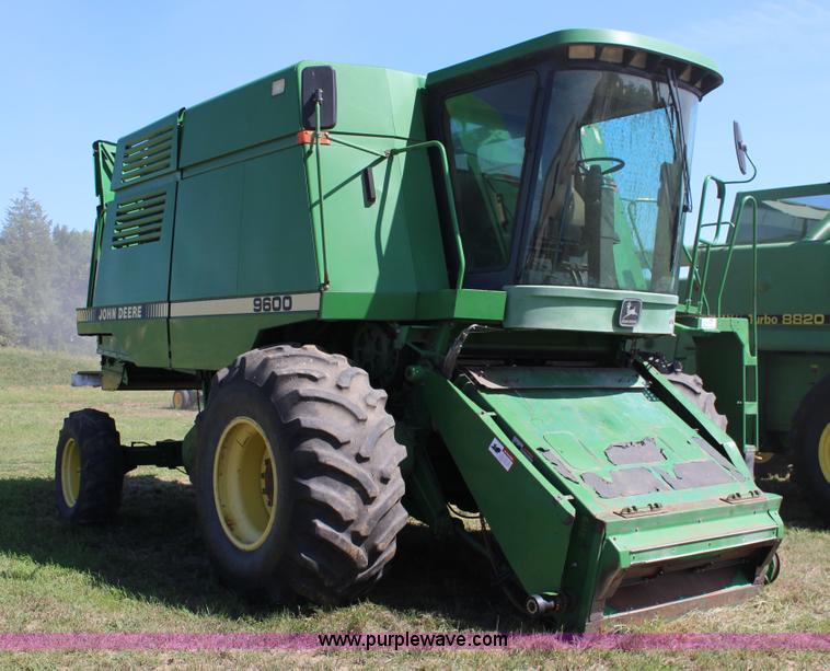 image for item K1067 1989 John Deere 9600 combine