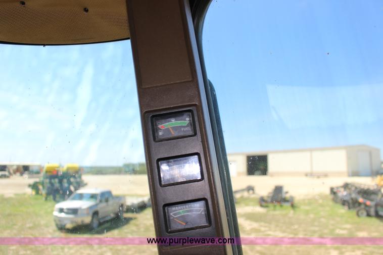 image for item K1067 1989 John Deere 9600 combine