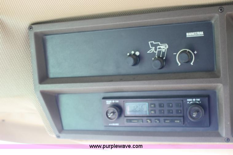 image for item K1067 1989 John Deere 9600 combine