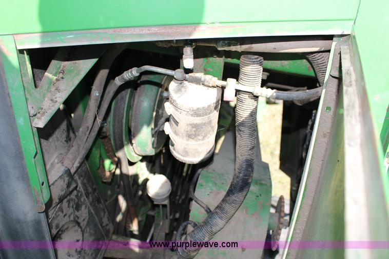 image for item K1067 1989 John Deere 9600 combine