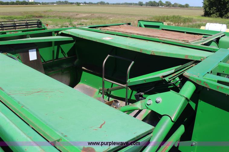 image for item K1067 1989 John Deere 9600 combine