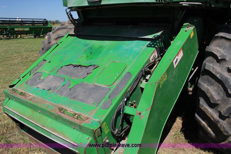 image for item K1067 1989 John Deere 9600 combine