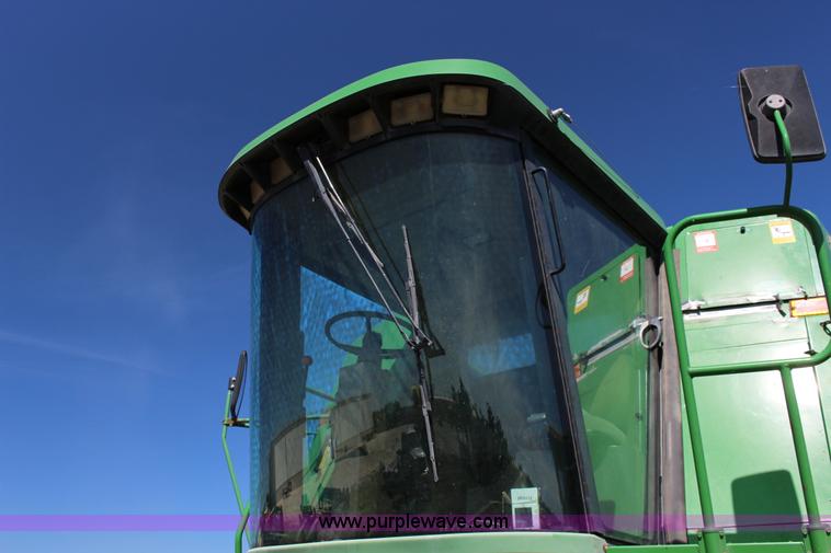 image for item K1067 1989 John Deere 9600 combine