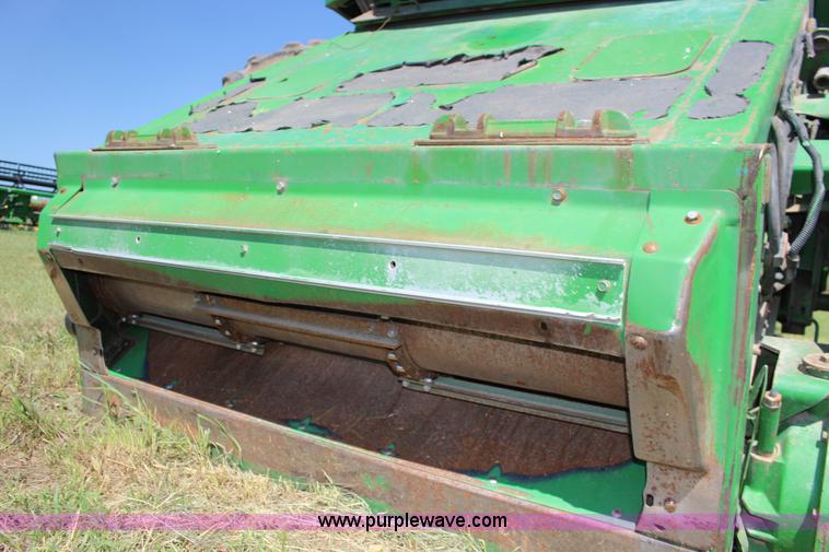 image for item K1067 1989 John Deere 9600 combine