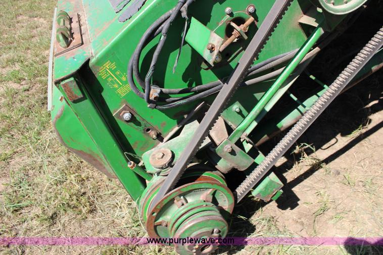 image for item K1067 1989 John Deere 9600 combine
