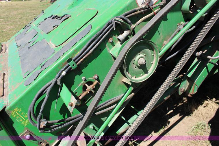 image for item K1067 1989 John Deere 9600 combine