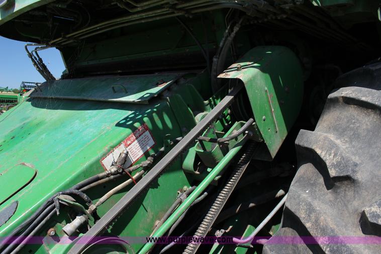 image for item K1067 1989 John Deere 9600 combine
