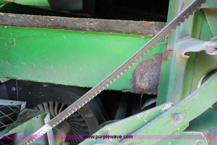 image for item K1067 1989 John Deere 9600 combine