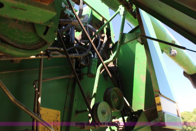 image for item K1067 1989 John Deere 9600 combine