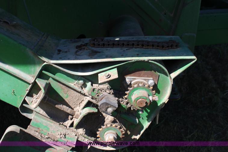 image for item K1067 1989 John Deere 9600 combine
