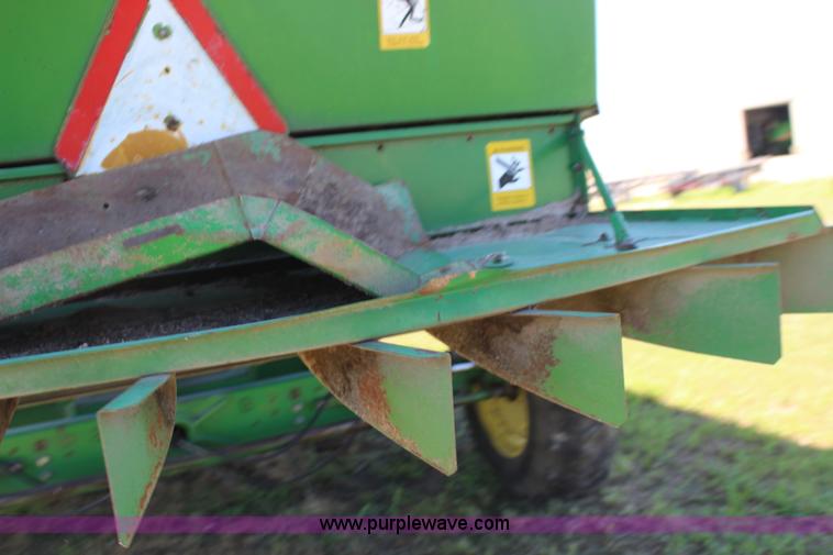 image for item K1067 1989 John Deere 9600 combine