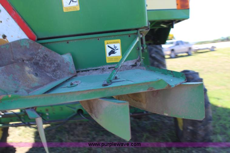 image for item K1067 1989 John Deere 9600 combine