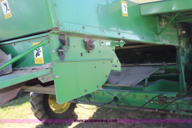 image for item K1067 1989 John Deere 9600 combine