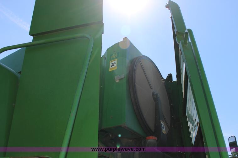 image for item K1067 1989 John Deere 9600 combine