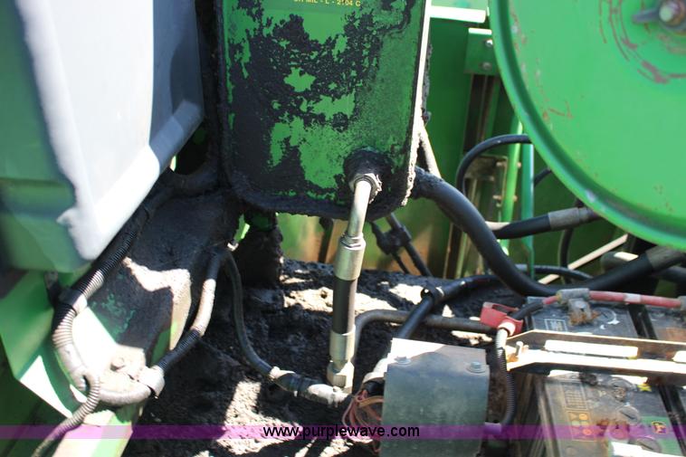 image for item K1067 1989 John Deere 9600 combine
