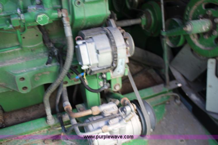 image for item K1067 1989 John Deere 9600 combine