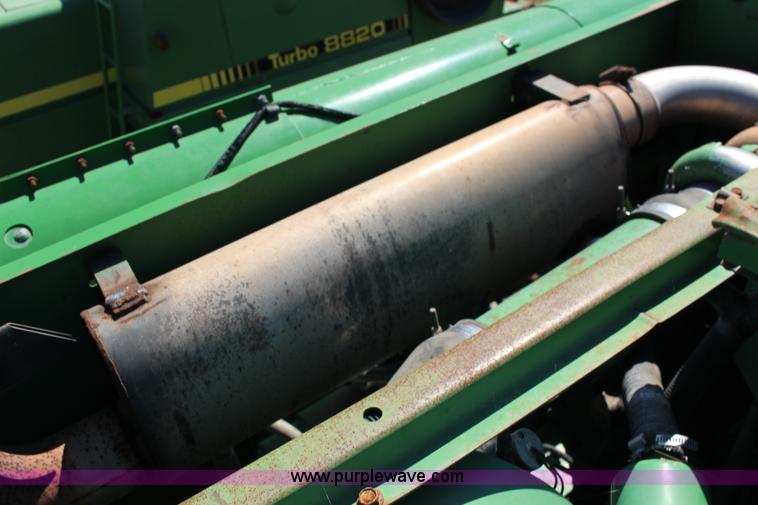 image for item K1067 1989 John Deere 9600 combine