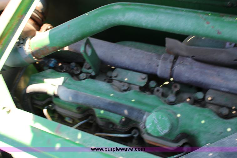 image for item K1067 1989 John Deere 9600 combine