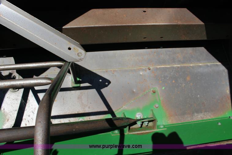 image for item K1067 1989 John Deere 9600 combine