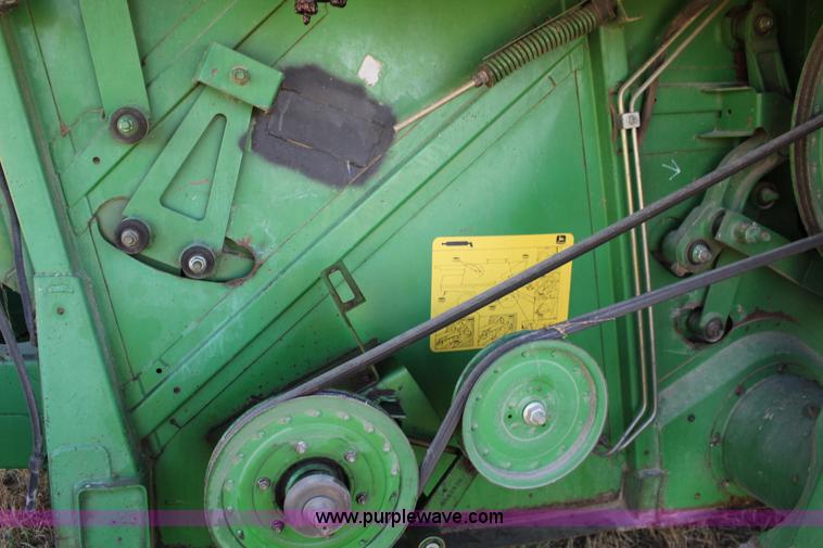 image for item K1067 1989 John Deere 9600 combine