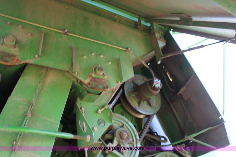 image for item K1067 1989 John Deere 9600 combine