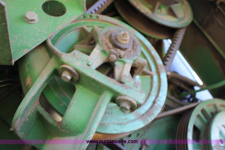 image for item K1067 1989 John Deere 9600 combine