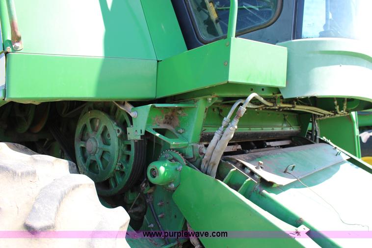 image for item K1067 1989 John Deere 9600 combine