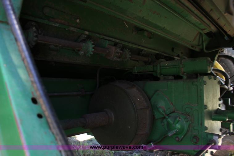 image for item K1067 1989 John Deere 9600 combine