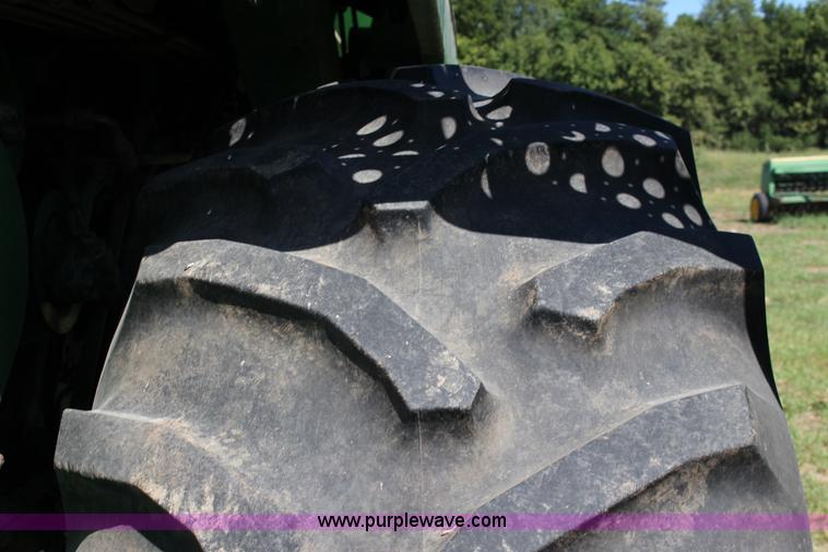 image for item K1067 1989 John Deere 9600 combine