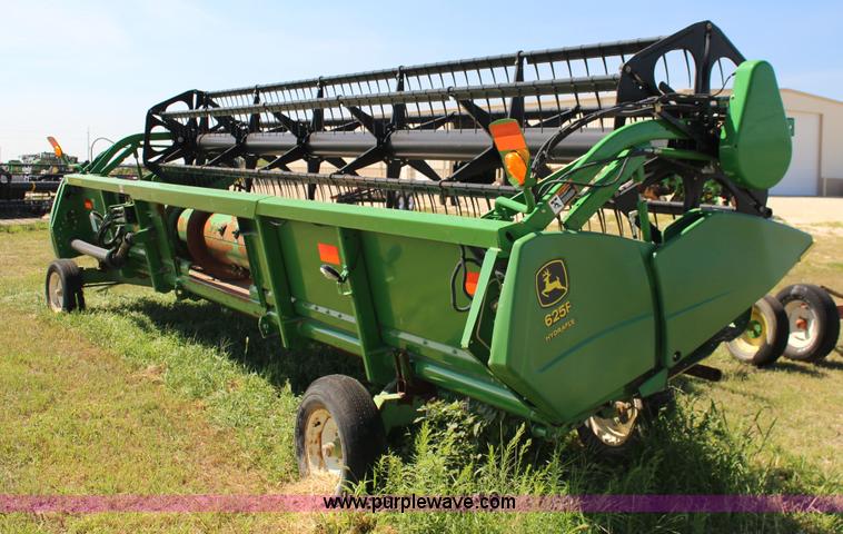 image for item K1068 2007 John Deere 625F flex head