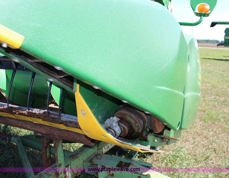 image for item K1068 2007 John Deere 625F flex head