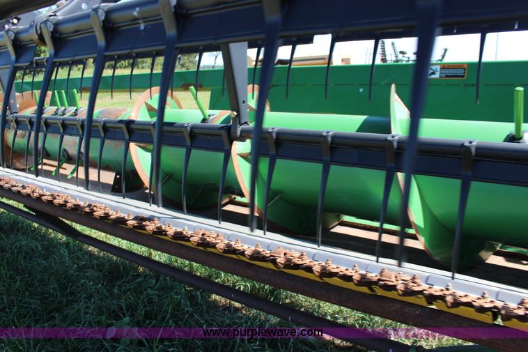 image for item K1068 2007 John Deere 625F flex head