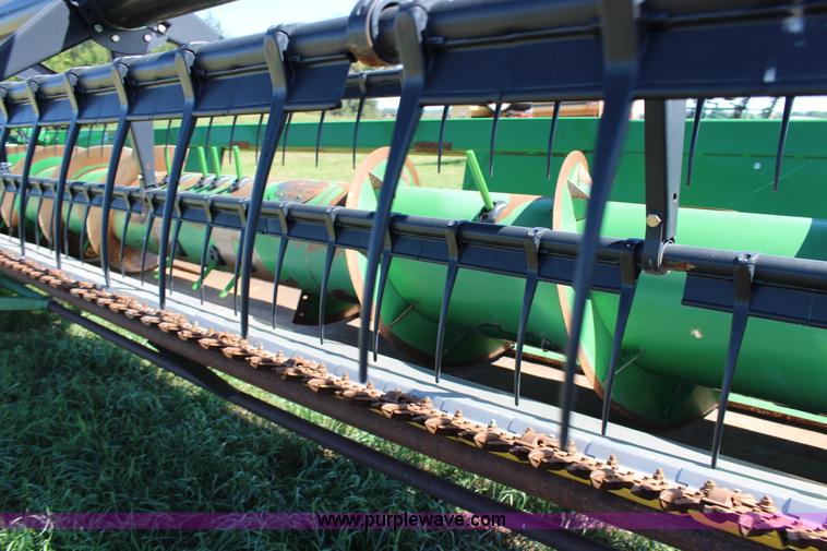 image for item K1068 2007 John Deere 625F flex head