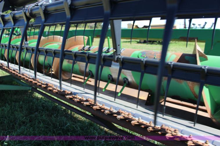 image for item K1068 2007 John Deere 625F flex head